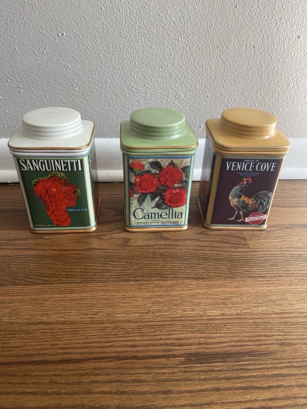 SET OF 3 ONEIDA VINTAGE LABEL COLLECTION CERAMIC CANISTERS Venice Cove Camellia